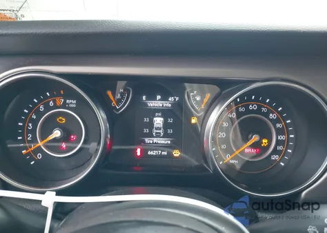 2020 Jeep Wrangler Willys Sport 4X4 z USA, uszkodzony, nr VIN 1C4GJXAG2LW215543